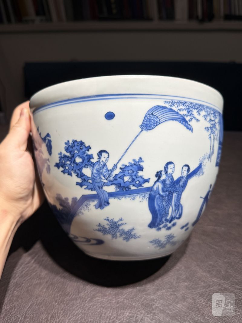 明崇祯 青花“步步金莲”人物故事图案缸 - 图5